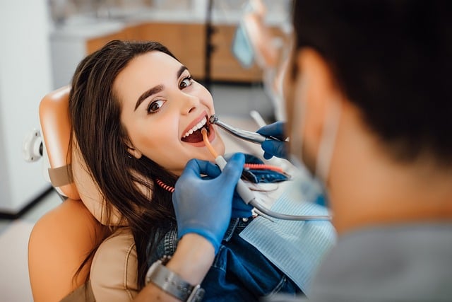 Ce înseamnă un caz de estetică și protetică dentară